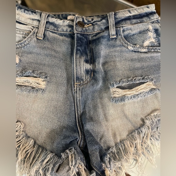 CELLO High-rise Distressed Fringed Medium Wash Denim Cutoff Short VGUC Sz XS - Picture 6 of 8